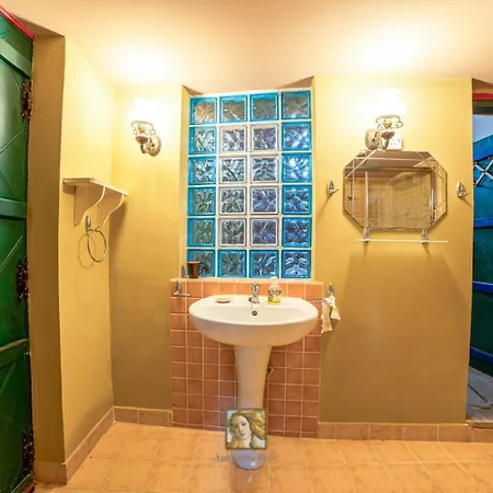 The Historical Cypriot House, Beautifully Renovated Traditional Stone House Prázdninový dům