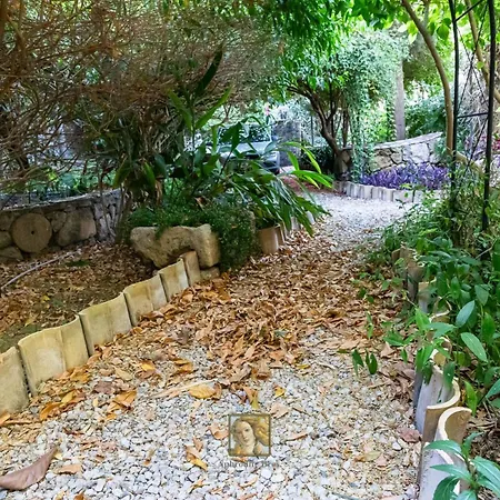 The Historical Cypriot House, Beautifully Renovated Traditional Stone House Prázdninový dům *