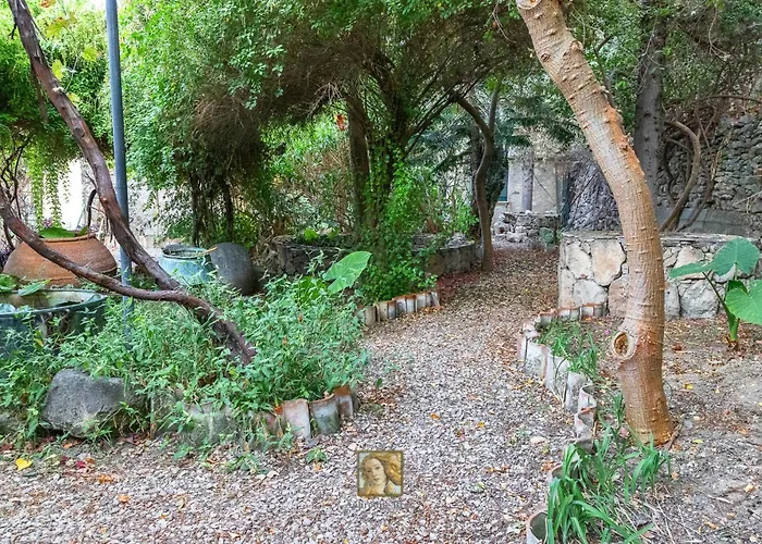 The Historical Cypriot House, Beautifully Renovated Traditional Stone House בית נופש Agios Ioannis Malountas