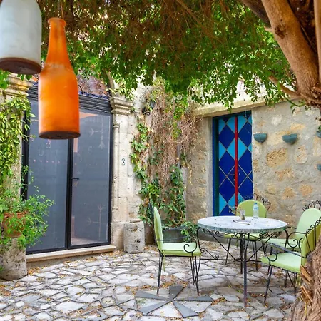 The Historical Cypriot House, Beautifully Renovated Traditional Stone House Dom wakacyjny Agios Ioannis Malountas