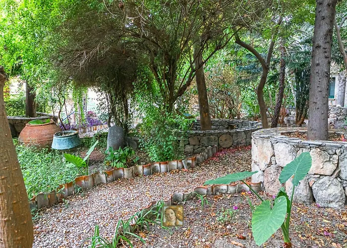 The Historical Cypriot House, Beautifully Renovated Traditional Stone House Holiday home *